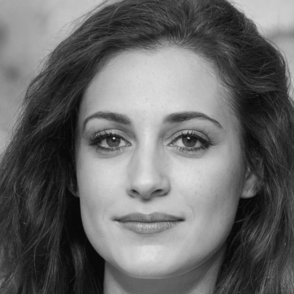 Portrait of Delphine Rodriguez, program coordinator and financial markets expert